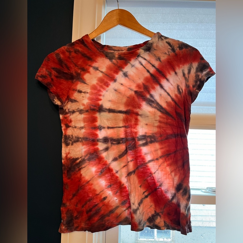 Banana Republic red tie dye cozy slub tee shirt size XS